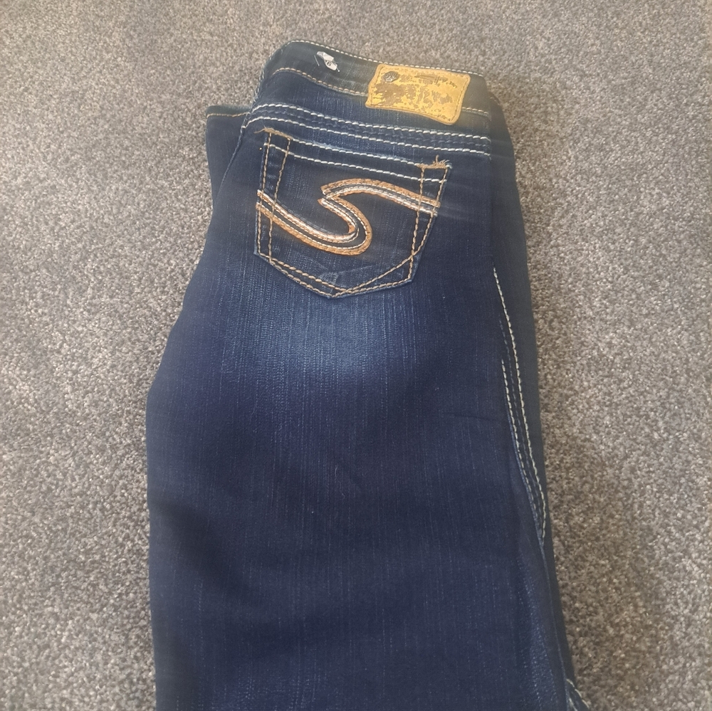 Dark Blue Denim Jeans with Embroidered Pocket